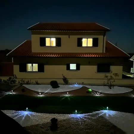 Charming House In Corticada With Balcony And Mountain View Semesterbostad *
