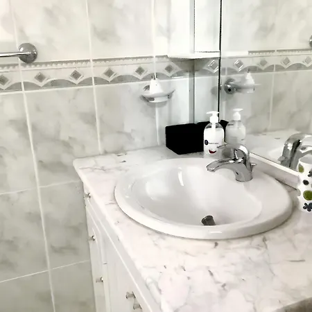 Charming House In Corticada With Balcony And Mountain View Semesterbostad