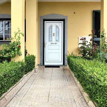 Semesterbostad Charming House In Corticada With Balcony And Mountain View Corticada (Aguiar da Beira)