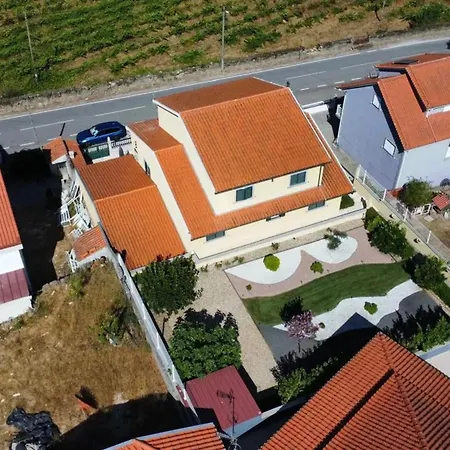 Semesterbostad Charming House In Corticada With Balcony And Mountain View Corticada (Aguiar da Beira)