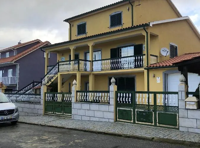 Charming House In Corticada With Balcony And Mountain View Feriehus Corticada (Aguiar da Beira)