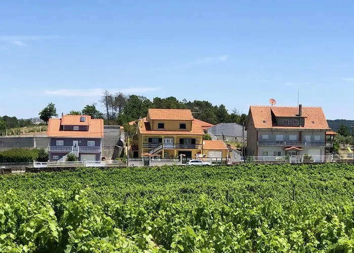 Charming House In Corticada With Balcony And Mountain View Feriehus *