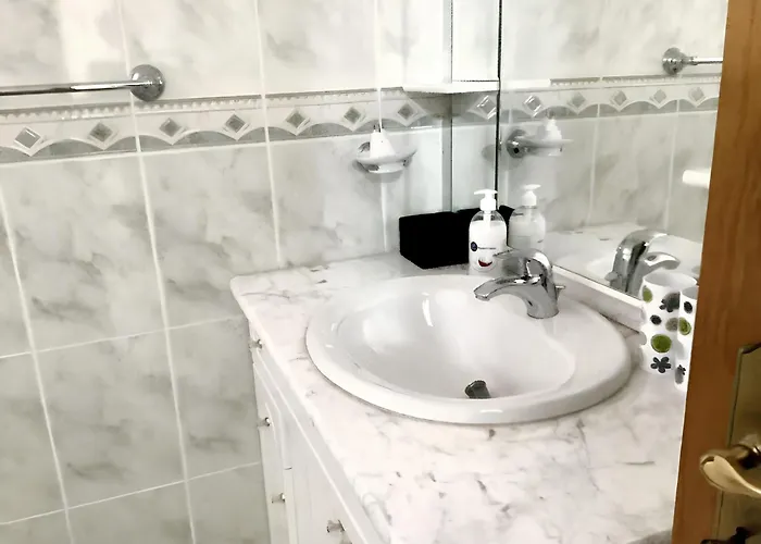 Charming House In Corticada With Balcony And Mountain View Feriehus