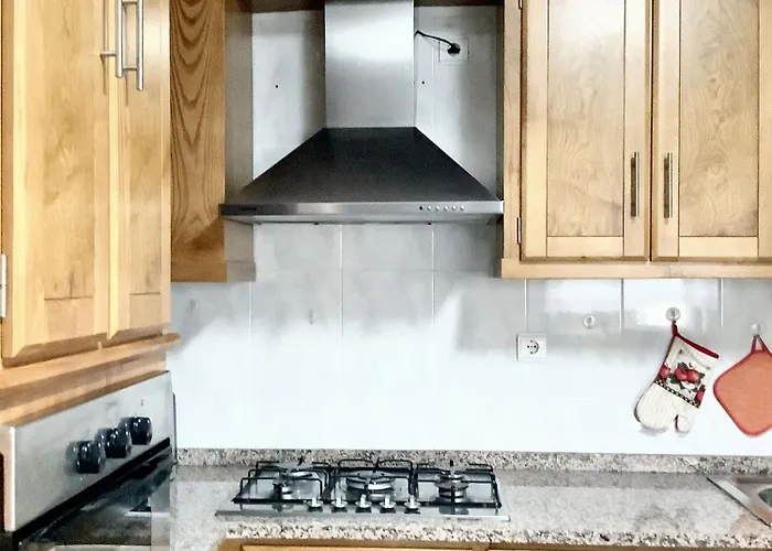 Feriehus Charming House In Corticada With Balcony And Mountain View