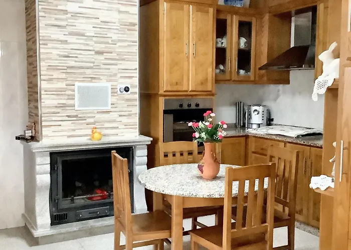 Charming House In Corticada With Balcony And Mountain View Feriehus Corticada (Aguiar da Beira)